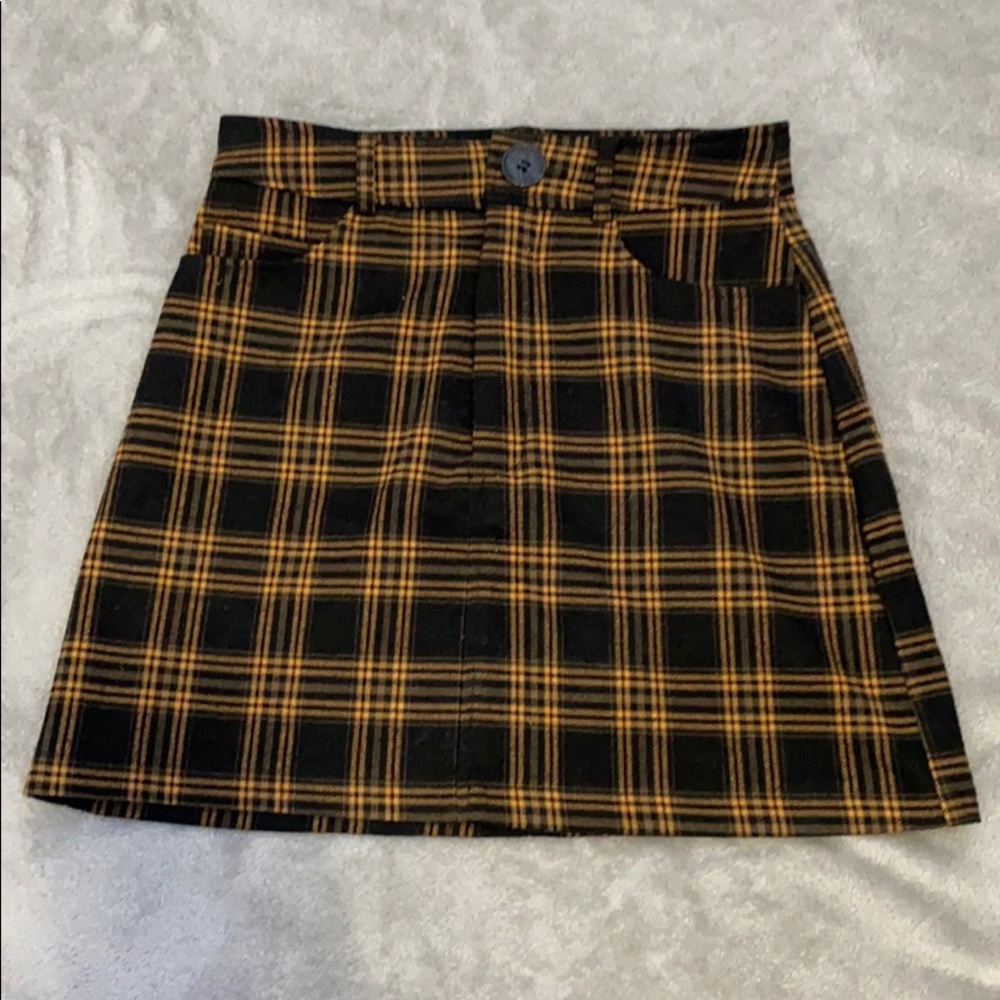 Forever 21 Black and Yellow Plaid Skirt Size Small